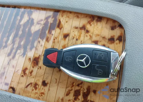 2008 Mercedes-Benz E 350 4Matic z USA, uszkodzony, nr VIN WDBUF87X08B212011